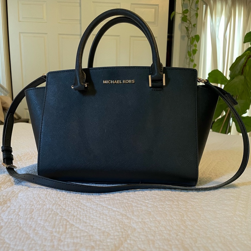 Michael Kors Selma Saffiano Leather Medium Top Zip Satchel Bag (Black)